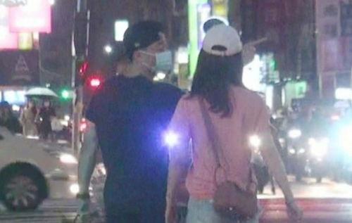 吃瓜济南跨年情侣吵架,甜蜜时刻变尴尬现场